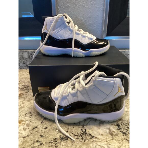 air jordan 11 gratitude retro white metallic gold black mens size 7 - Picture 1 of 9